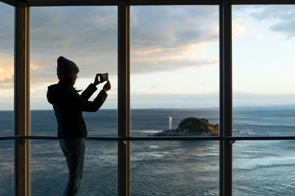 What optimal settings should be used for configuring a RAID 10 array on a QNAP TS-853DU-RP for business continuity?